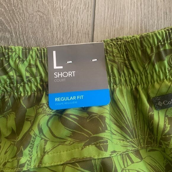 Columbia woman’s green shorts size L regular fit - Picture 4 of 5